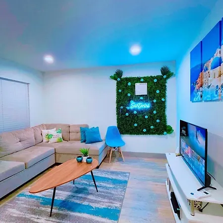 Modern Santorini Suite Houston Nrg Tmc Luxurious Walkable